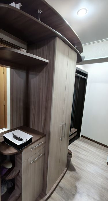 Продам прихожую в отл. состоянии