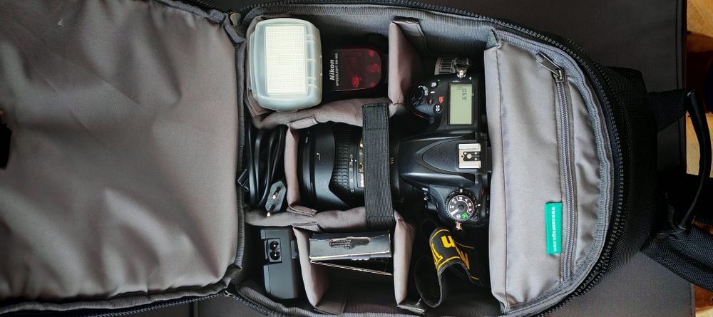 Blit Nikon Sb900; rucsac Case logic