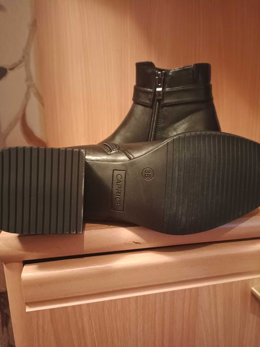 Продам новые ботильоны Caprise