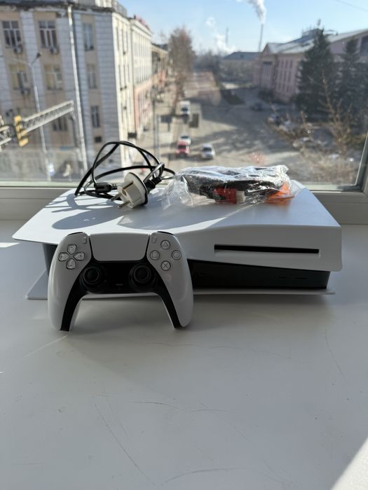 Playstation 5, (PS-5)