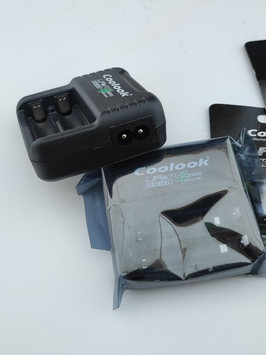 2бр. Зарядни за презареждащи батерии АА