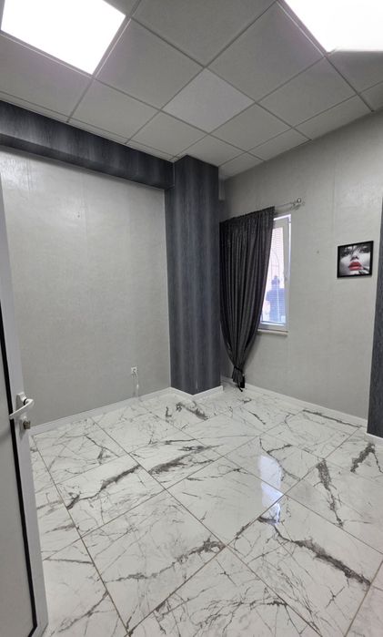 Дава се под наем  в Варна, Колхозен пазар -  кв.м за 220 € - Снимка #8