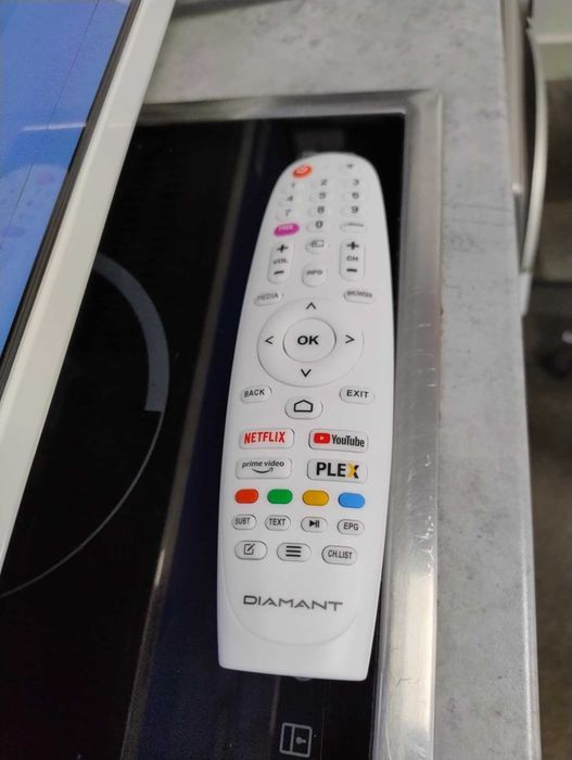 *Ново* Чисто нов Бял Смарт Телевизор 32 инча Diamant HD Ready