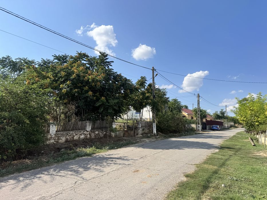 Vand teren + casa  in Sat Petrosani - Comuna Deleni