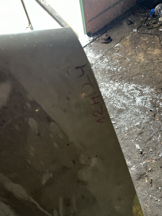 Продам капот на мерседес w124