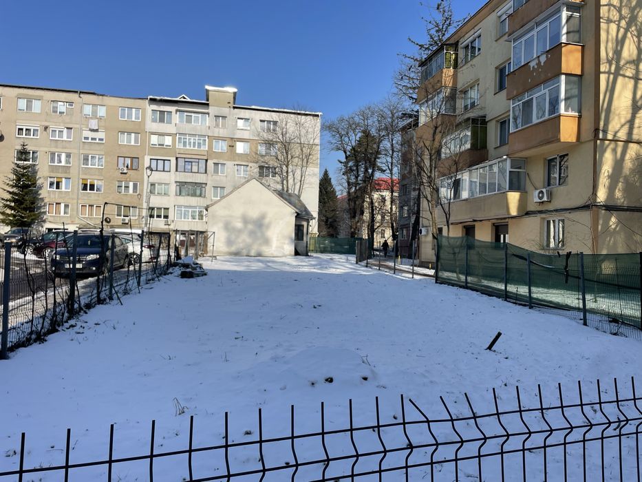 Inchiriez  Casa sau Teren-pt constr Modulara  cabinet(langa Tribunal)