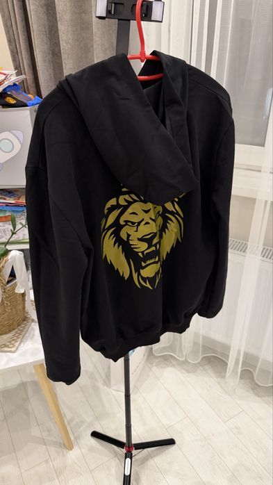 Разгрузка гарбероба.