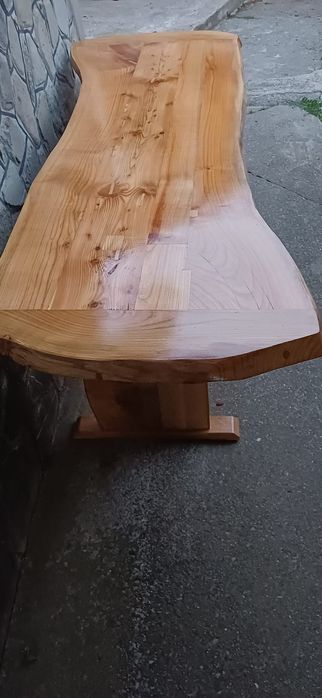 Vând masă de lemn masiv,esență cireș și stejar.