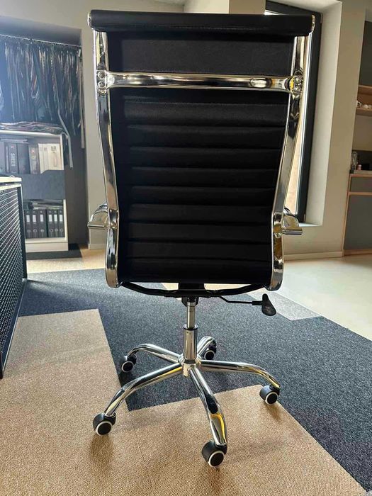 Офис стол с колелца