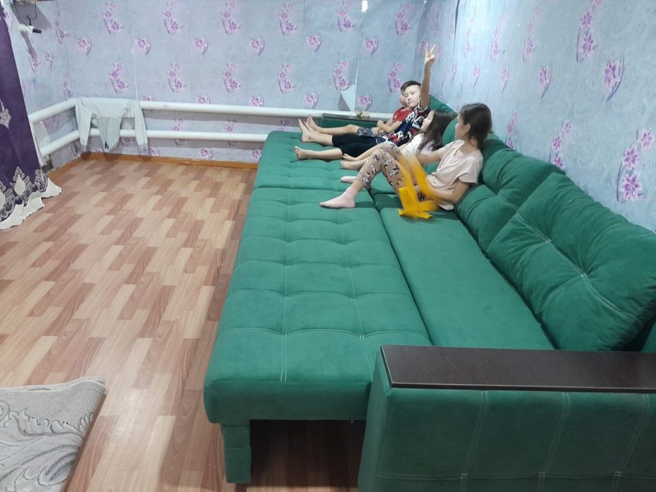 Продам диван 4м.