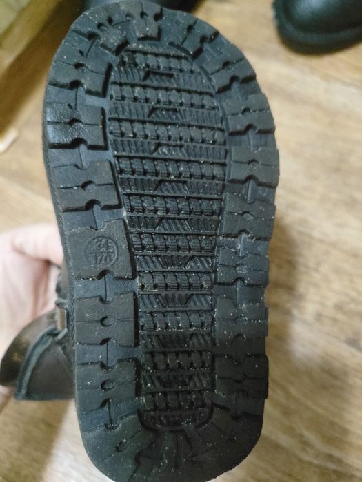 Продам  детские угги