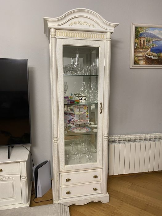 Продается шкаф в гостиную