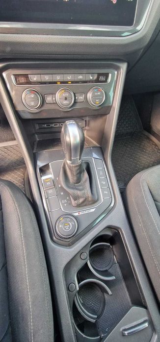 VW Tiguan 2.0 TDI 190 CP, Automat, 4x4, R-Line, carlig, jante aluminiu