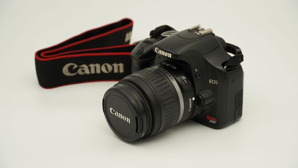Canon EOS Rebel XSi (450D) + чанта, филтри, резервни батерия и карта памет