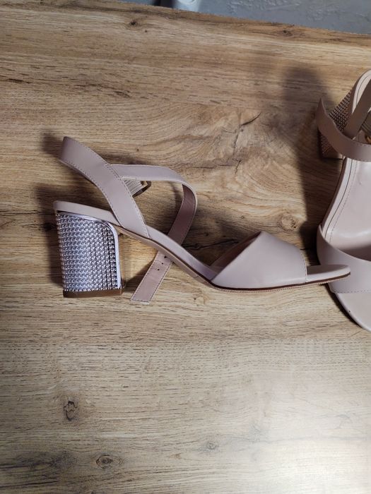 Новые басаножки 37р