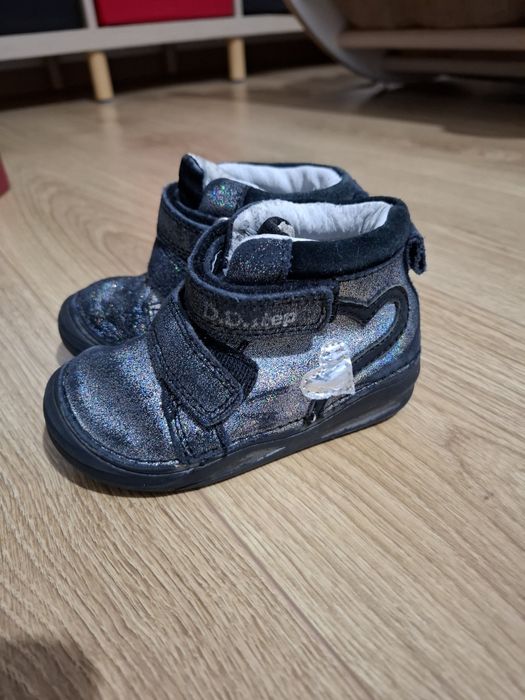 Ghete piele primavara-toamna marime 22 negre fete D.D.step