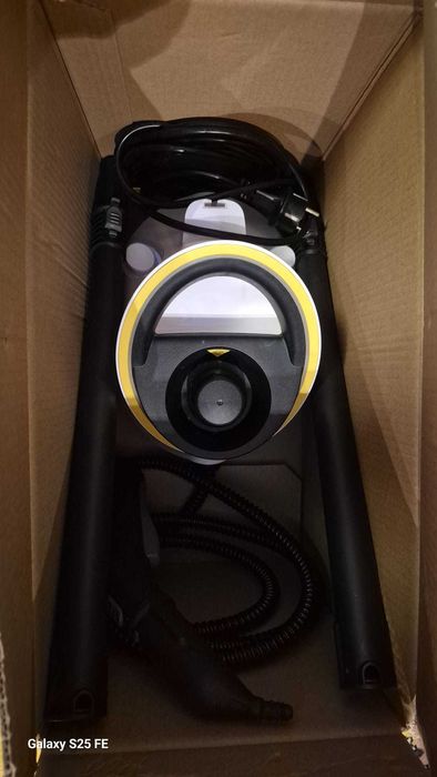 Aparat de curatat cu aburi Karcher