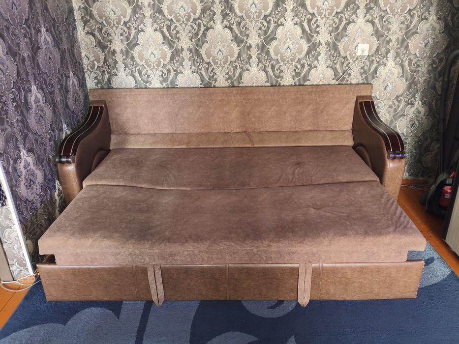 продам диван-стол