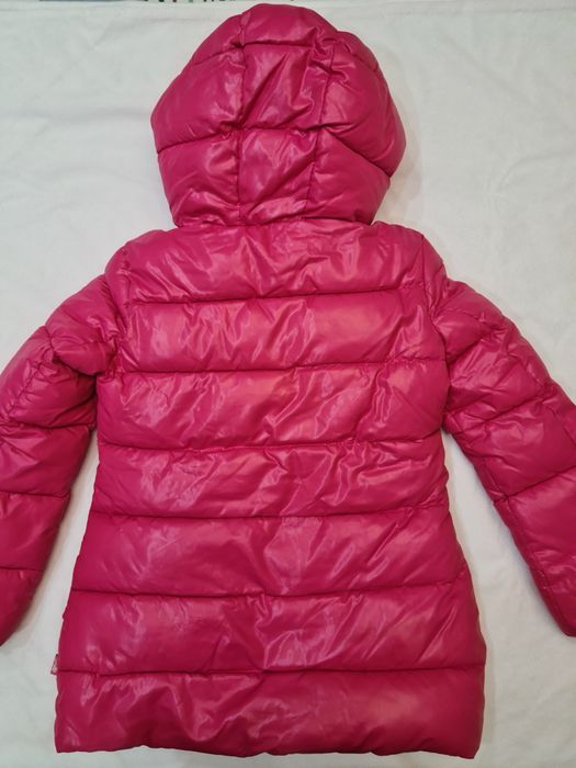 Теплая курточка Бенетон для девочек