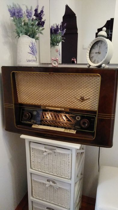 Radio vechi vintage retro restaurat Normende Othello