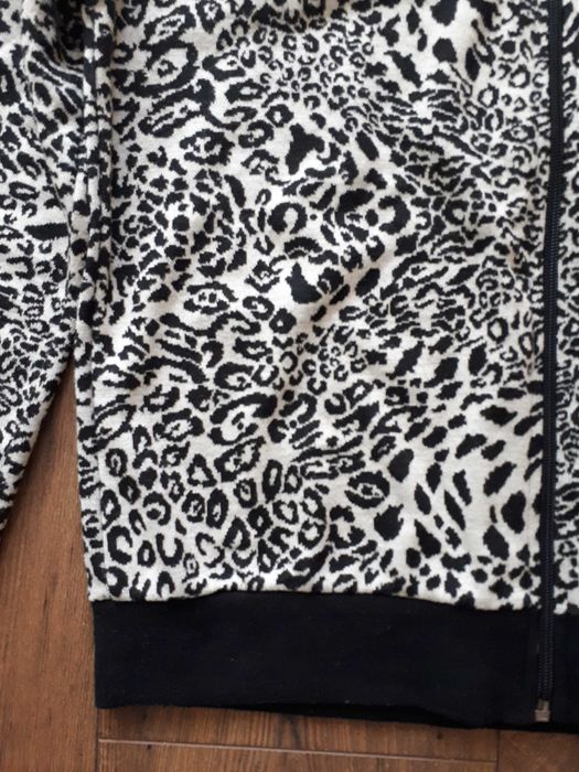 Нови дънки и горнище М размер