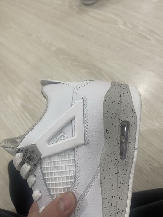 Продам новый кроссови Jordan 4 размер 40