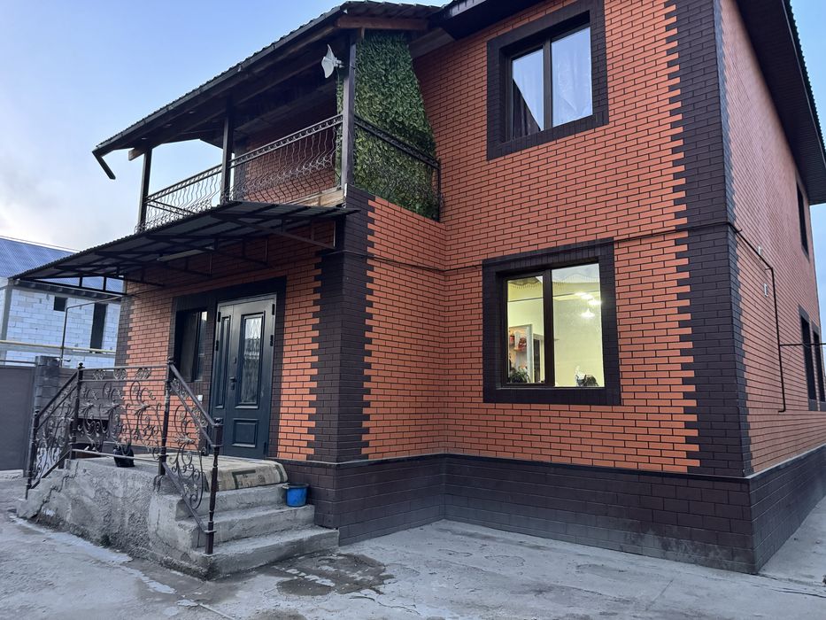 Срочно 2 этаж уй сатылады.