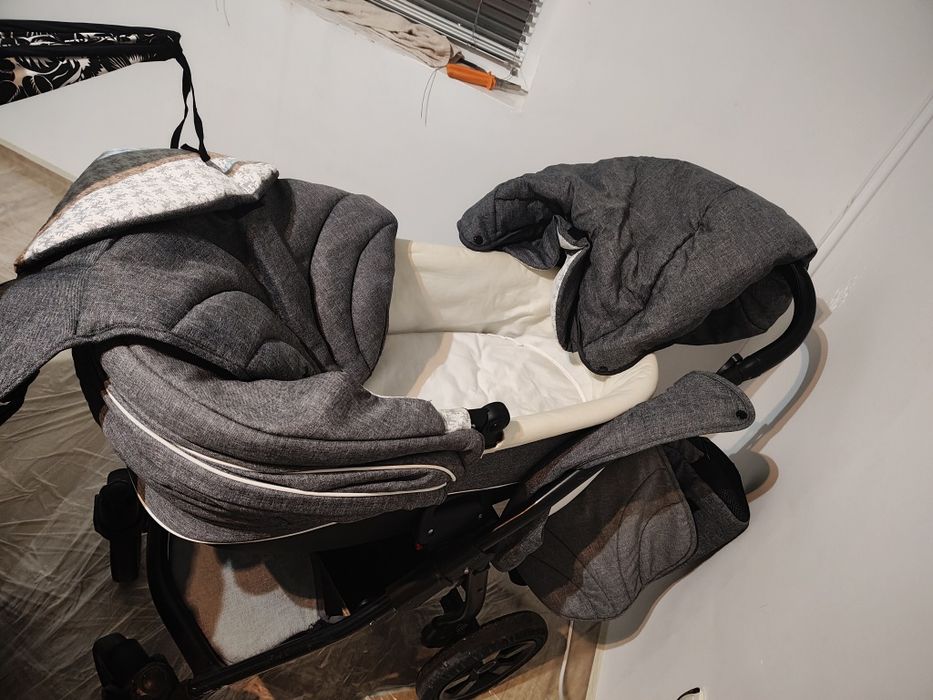 Детска количка с амортисьор