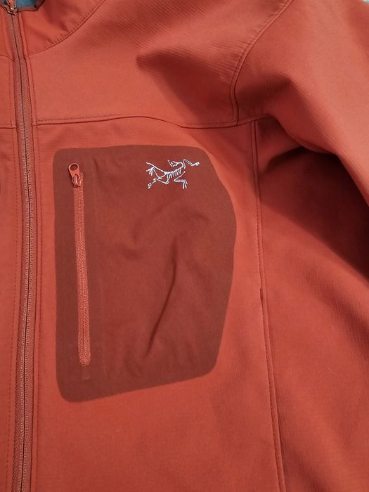 Jacheta bordo Arc'Teryx ptr. Barbati