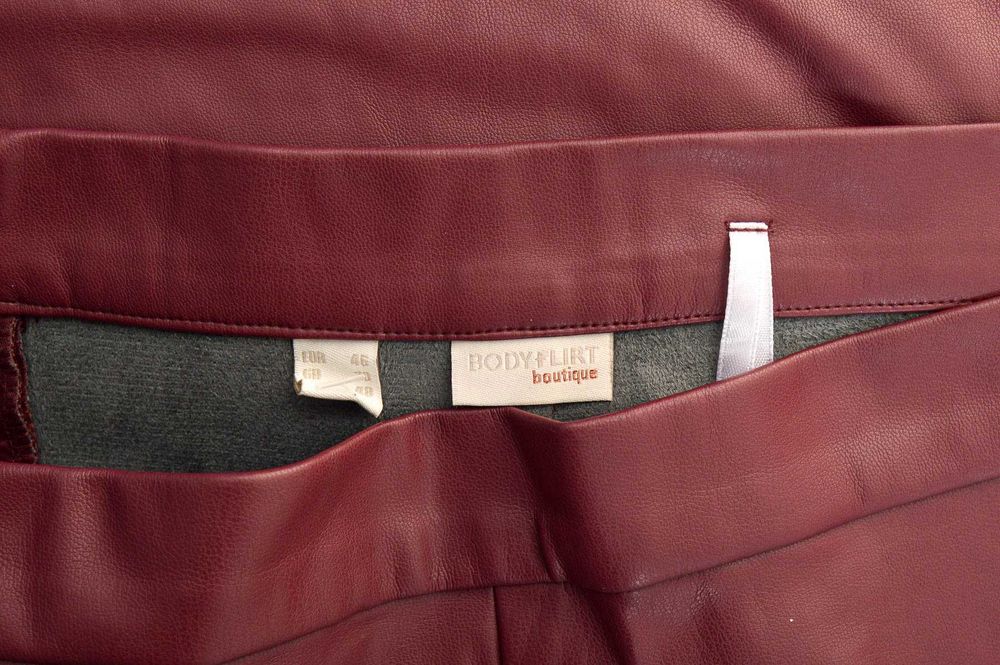 Червена дълга кожена пола тип "молив" "Body Flirt" номер 46, размер XL