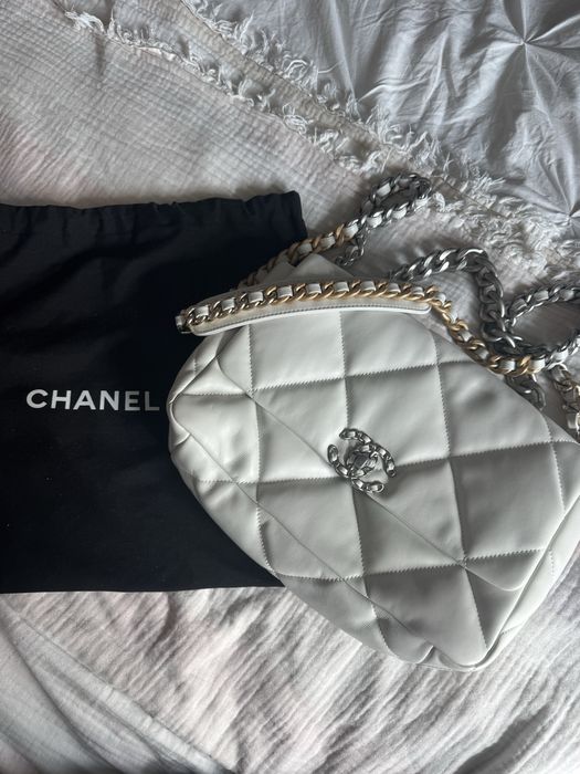Chanel 19 Flap lambskin