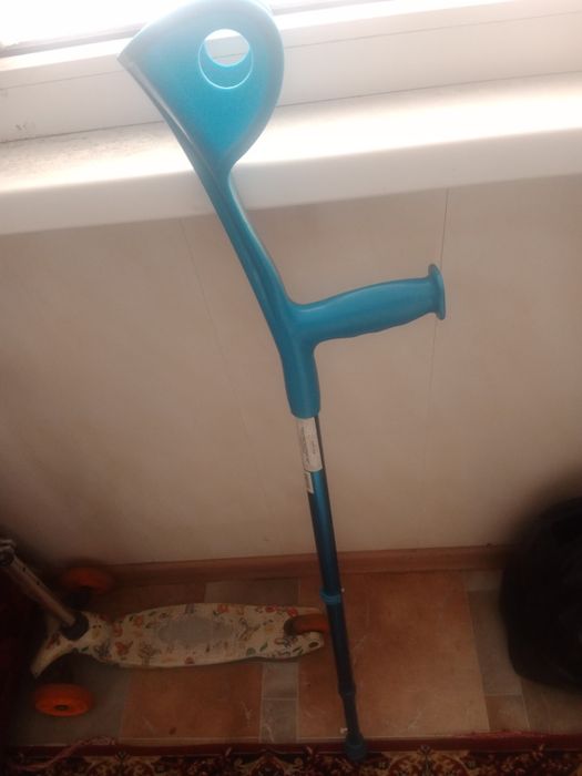 Продам трость с подлокотником