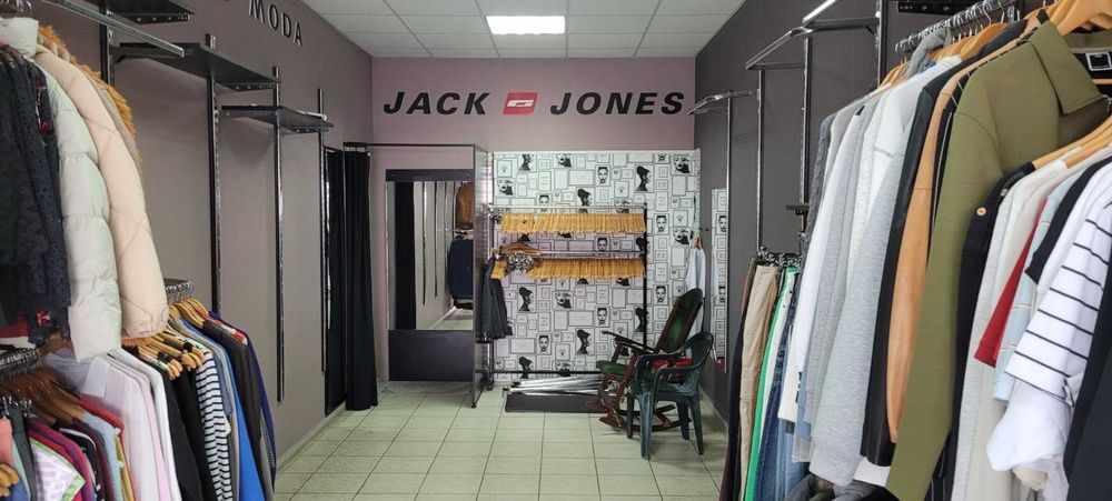 Оборудване за магазин за дрехи