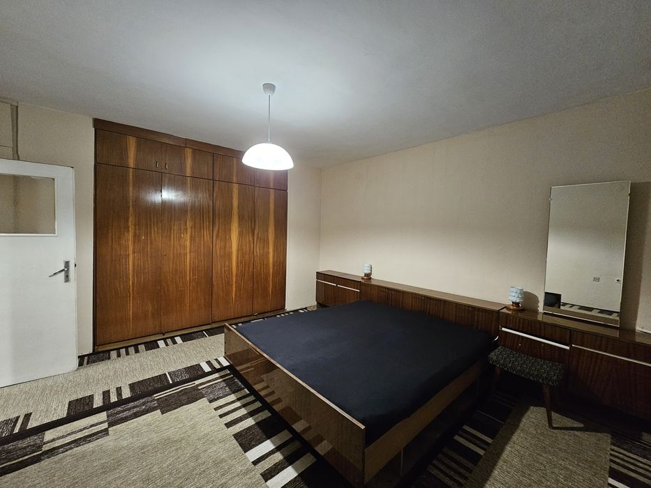 Дава се под наем Двустаен апартамент в Мездра - 55 кв.м за 255 € - Снимка #1