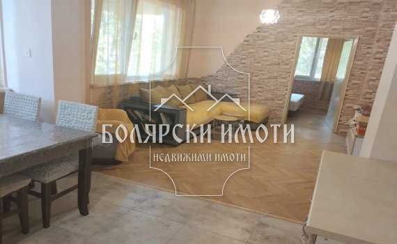 Дава се под наем Четиристаен апартамент в Велико Търново, Център - 120 кв.м за 399 € - Снимка #1