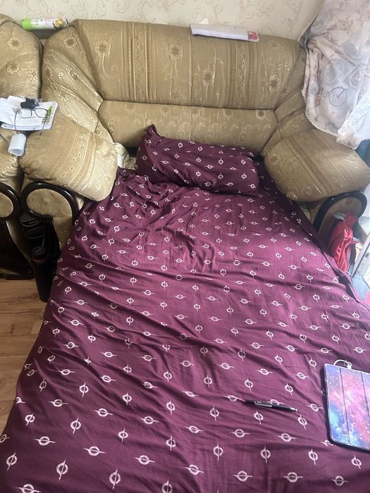 Мебель б/у диван,шкаф,сервант