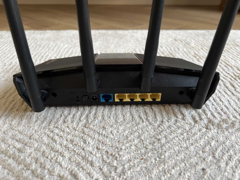 ASUS RT-AX55 — роутер Wi-Fi 6, AX1800