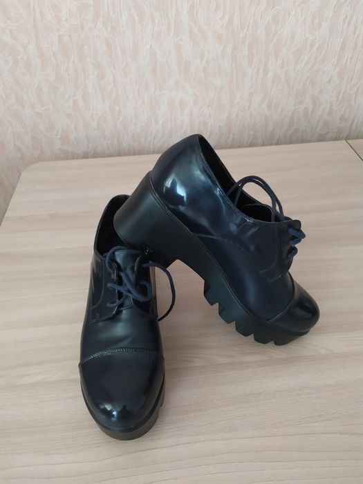 Павлодар. Демесезонные женские туфли. Торг