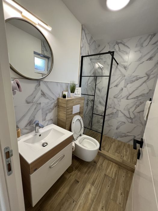 Inchiriere apartament 4 paturi + curte si terasa, echipe sau grupuri