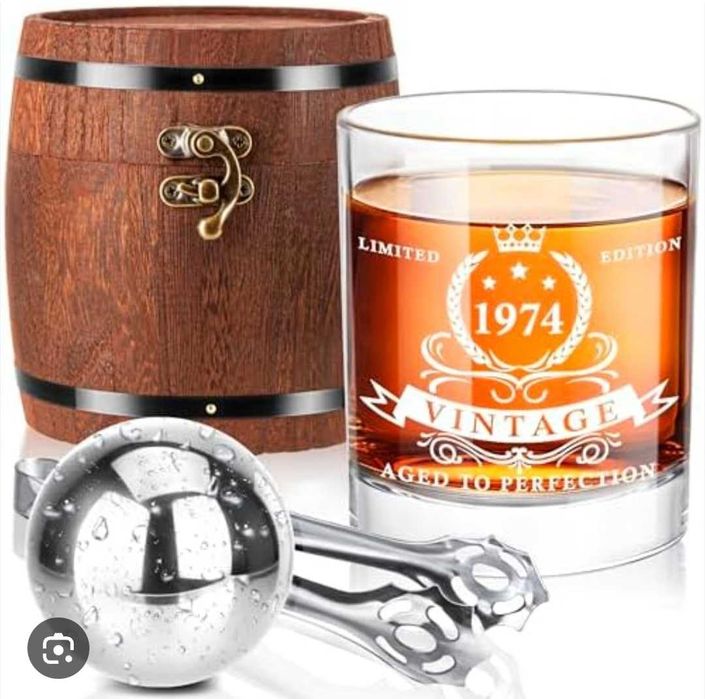 Чаша за уиски 1974 в дървено буре подарък сет
