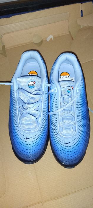 Спортни обувки Nike DN