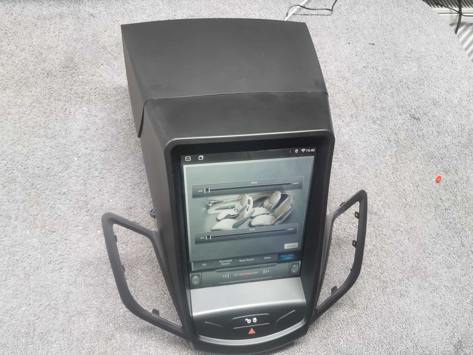 Navigatie Ford Fiesta TESLA android octacore 4/64gb ram SIM