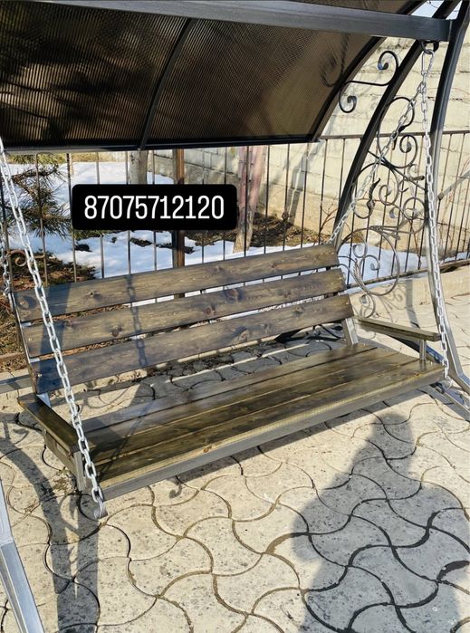 Качели с кованными элементами