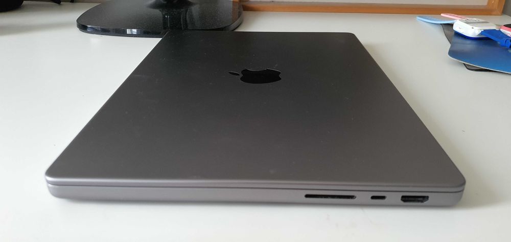 Apple MacBook Pro M1 14" 16GB 512GB SSD 2021