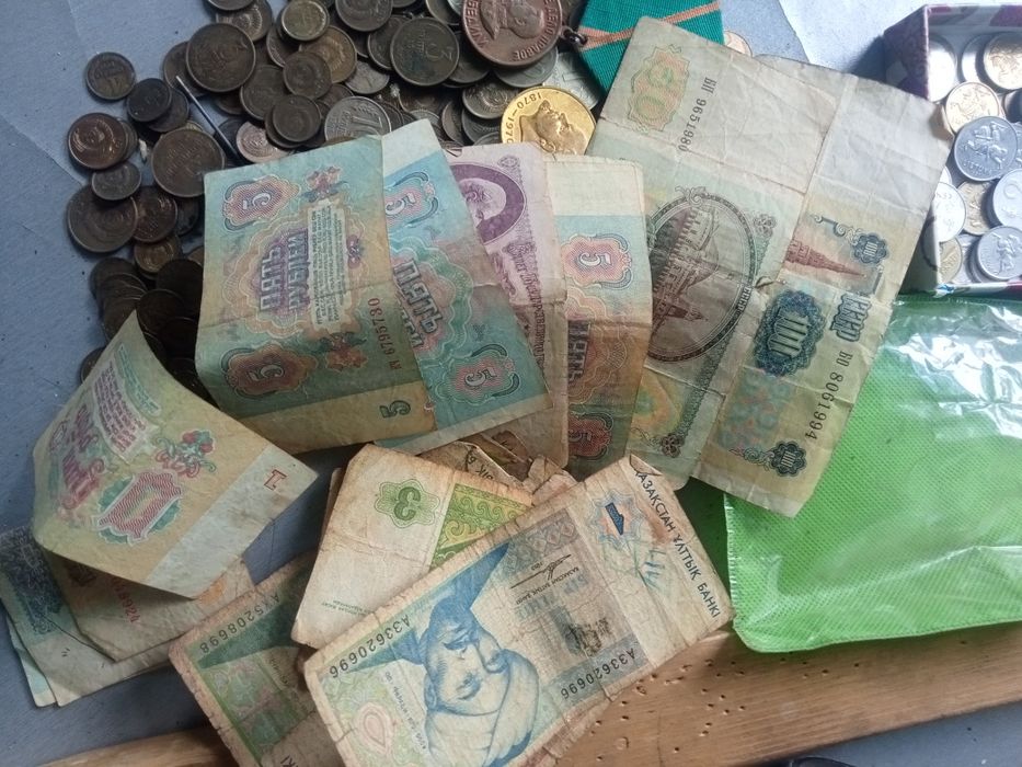 Продаю монеты,разные