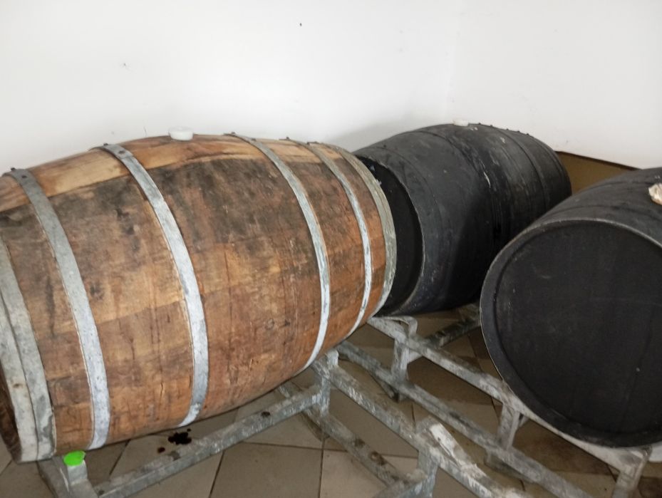 Vând butoaie de stejar autentice 180-250L – ex Bourbon, Whisky, Brandy  ex Bere /Vin