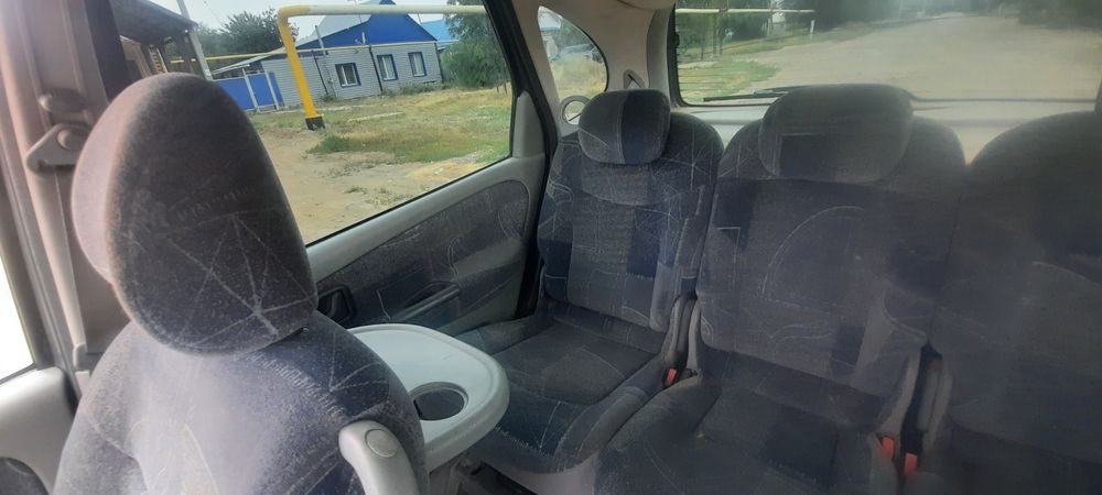 Автомобиль Рено Скеник