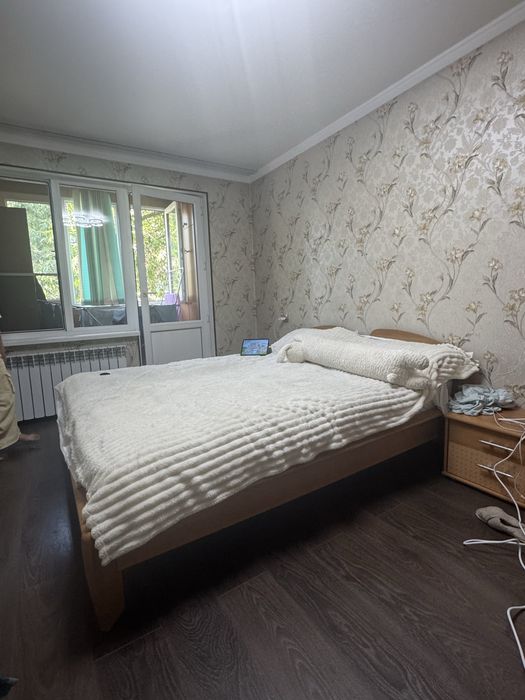 Продам спальный гарнитур