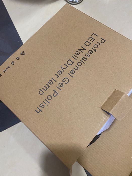 Лампа для сушки ногтей