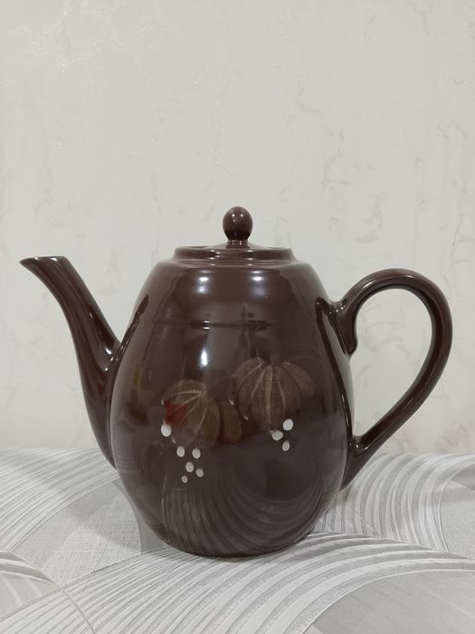 Чайники винтажные. Цены в описании.